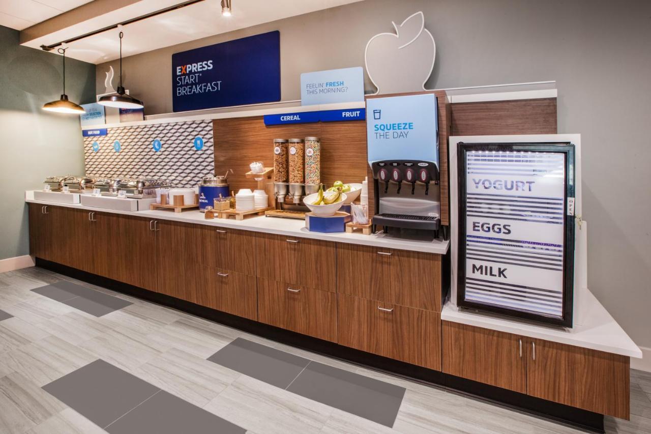 Holiday Inn Express & Suites Windsor East - Lakeshore By Ihg Tecumseh Ngoại thất bức ảnh