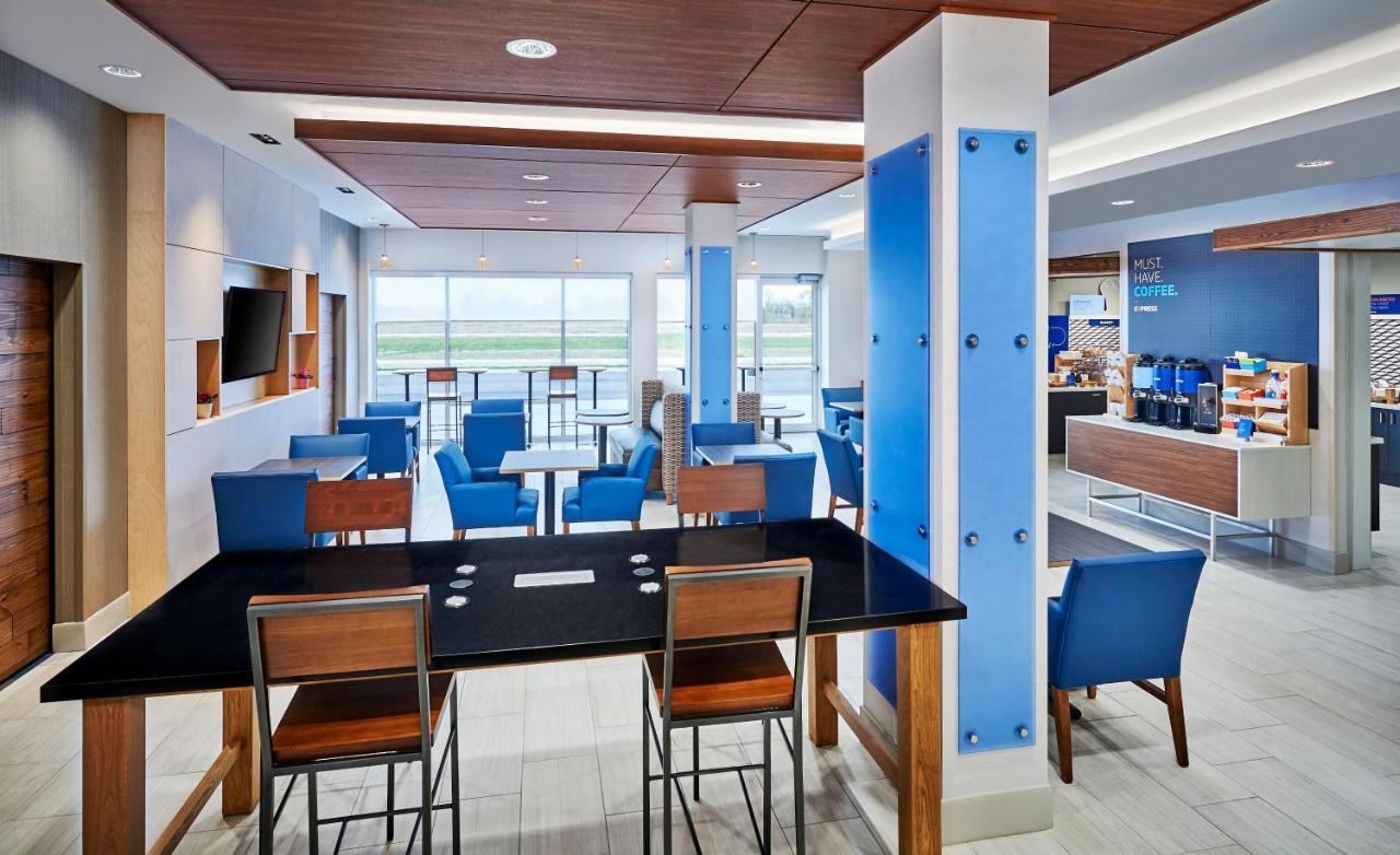 Holiday Inn Express & Suites Windsor East - Lakeshore By Ihg Tecumseh Ngoại thất bức ảnh