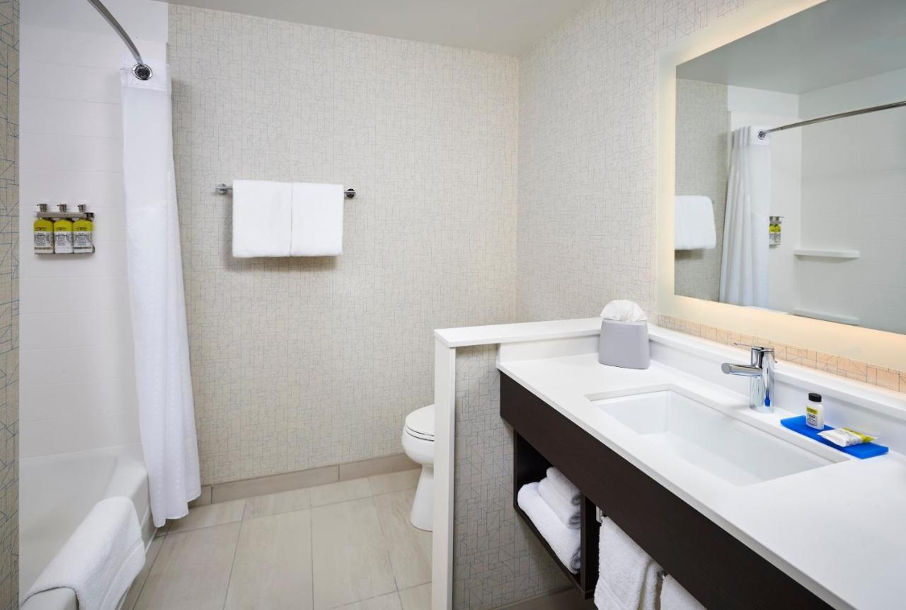 Holiday Inn Express & Suites Windsor East - Lakeshore By Ihg Tecumseh Ngoại thất bức ảnh