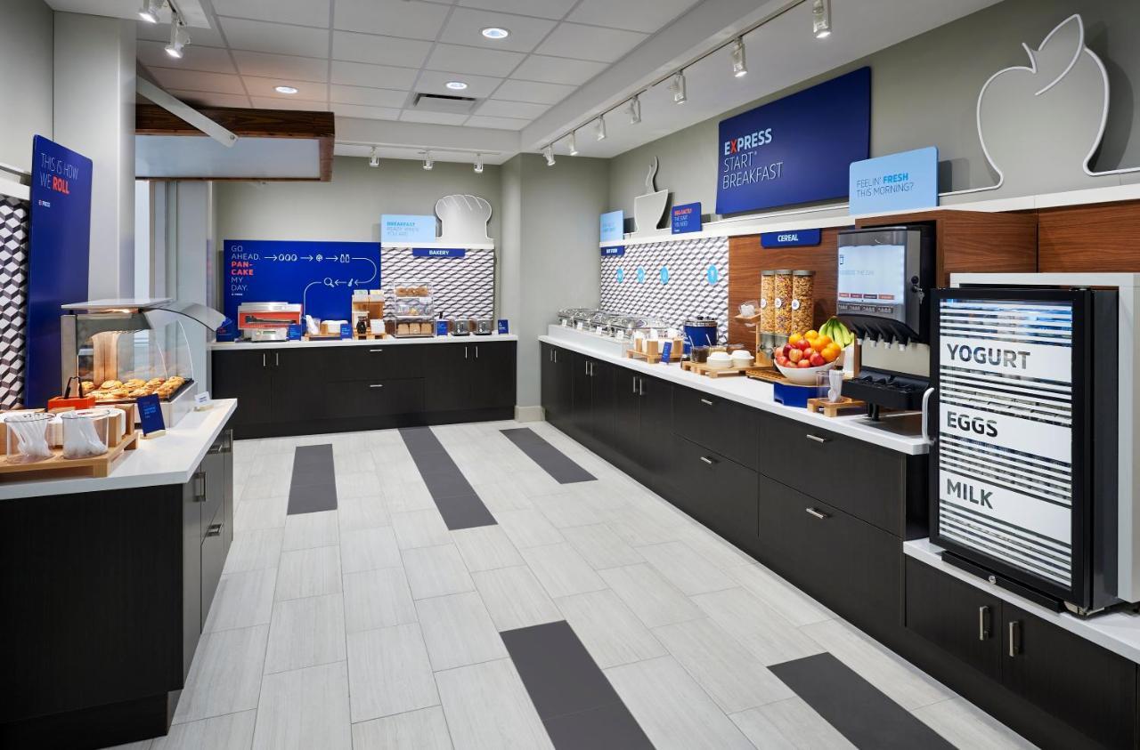 Holiday Inn Express & Suites Windsor East - Lakeshore By Ihg Tecumseh Ngoại thất bức ảnh