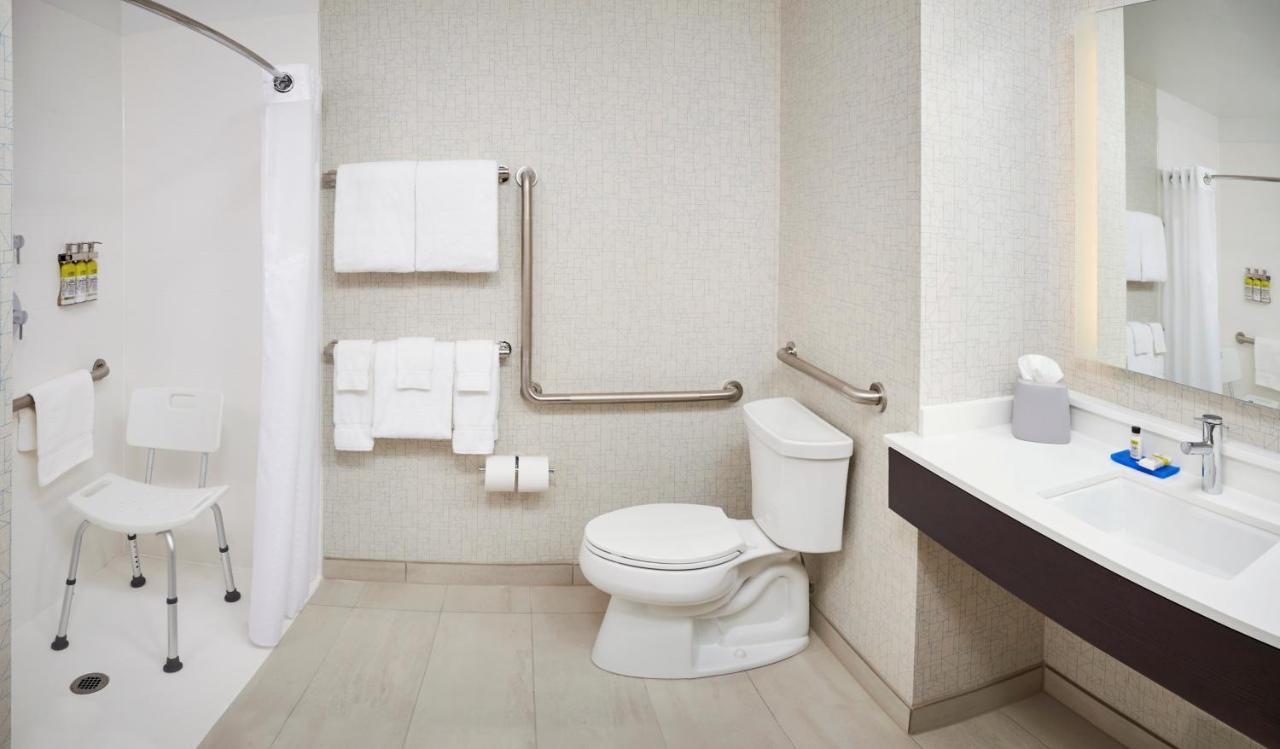 Holiday Inn Express & Suites Windsor East - Lakeshore By Ihg Tecumseh Ngoại thất bức ảnh